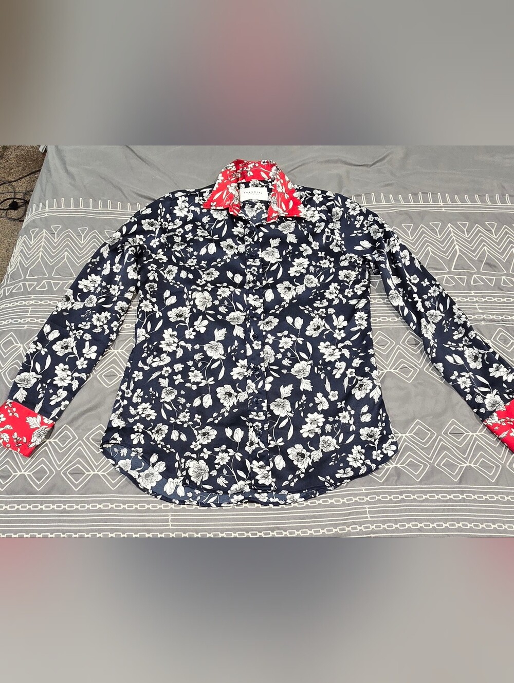 The Shirt Rochelle Behrens Floral Button Down Shirt Size XS